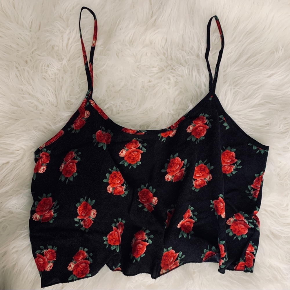 Black/rose crop top ✨